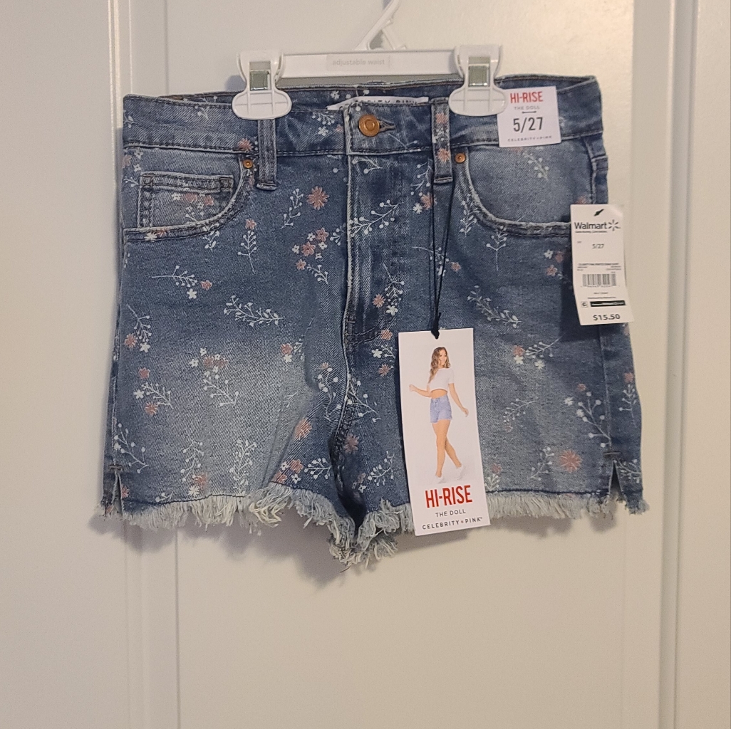 Celebrity Pink Floral Printed Denim Hi-Rise Frey Hem Shorts. Size5/27. (Ts-E3)